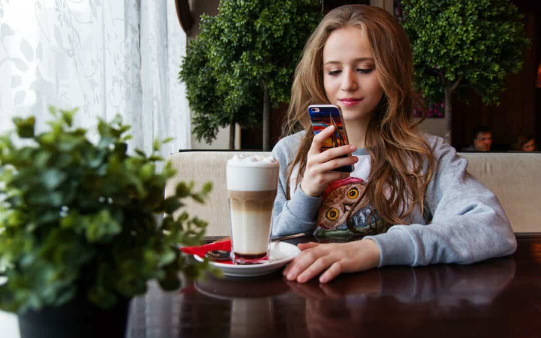 “Una società adulta dissociata proietta sullo schermo di internet e della pandemia la sua fragilità educativa”