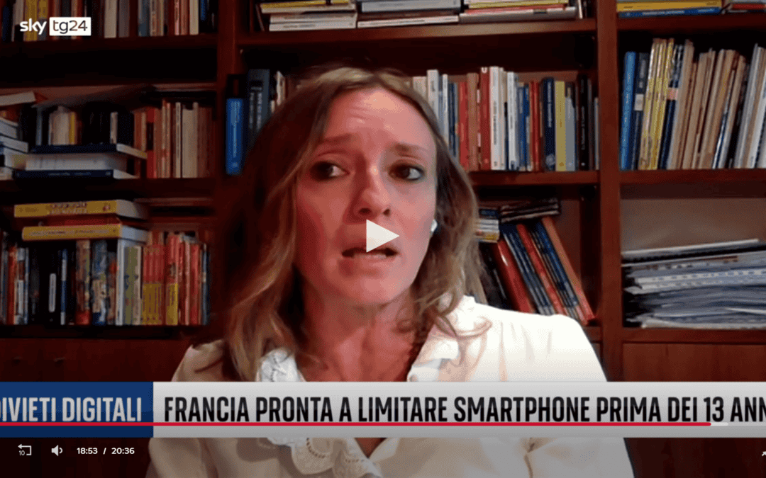 Francia verso divieto smartphone prima dei 13 anni